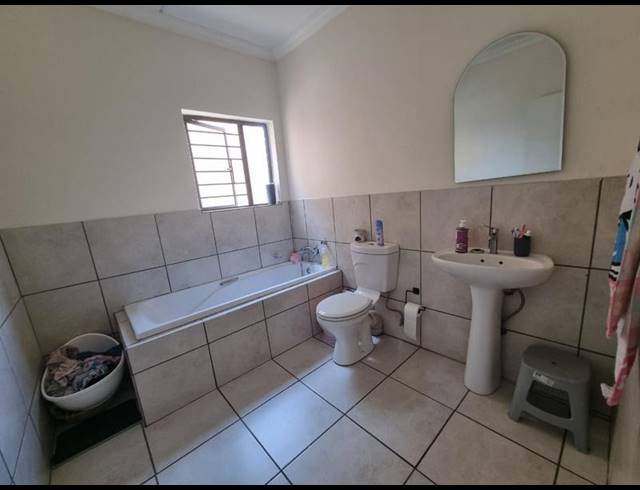 2 BEDROOM TOWNHOUSE FOR SALE IN SOUTH CREST